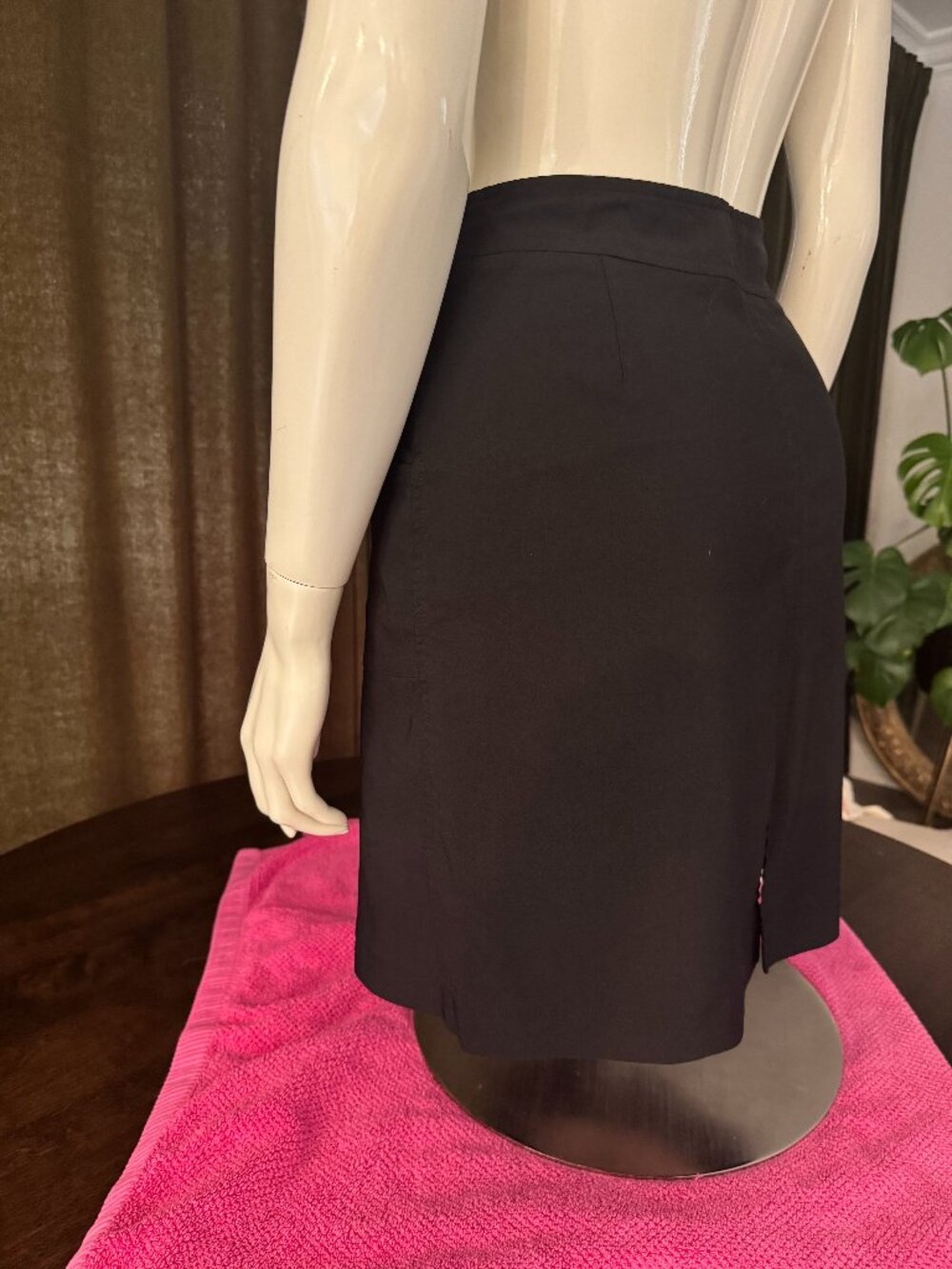 Cracked Wheat Golf Skort - Size 4 - Black